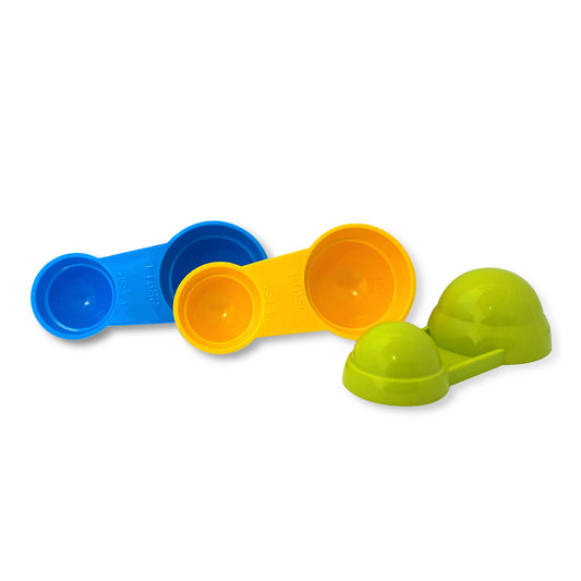 Bright plastic measuring spoon set in Light Blue, Yellow and Green
